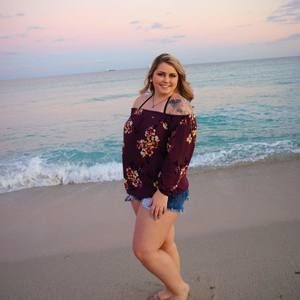 Meet your Posher, Hannah alexis